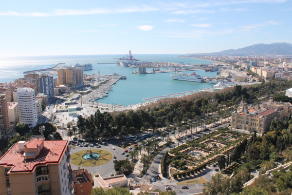 El Puerto de Málaga: Comercio y Ocio