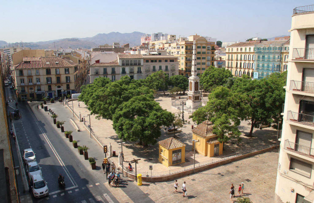 La Plaza de la Merced: Corazón de la Historia