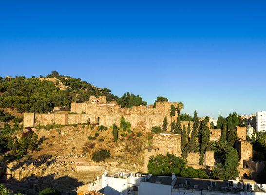 La Alcazaba de Málaga: Fortaleza y Palacio