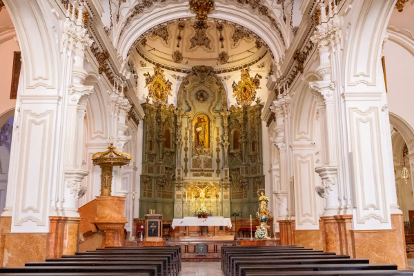 La Iglesia de Santiago: Historia y Arte Religioso